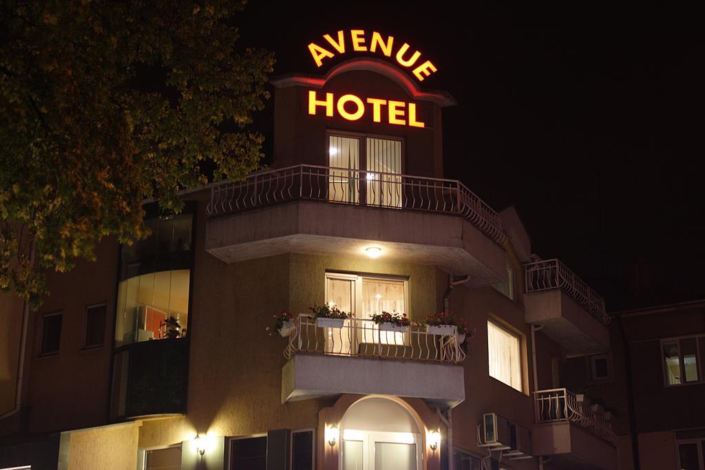 Avenue Hotel Shumen Exterior photo